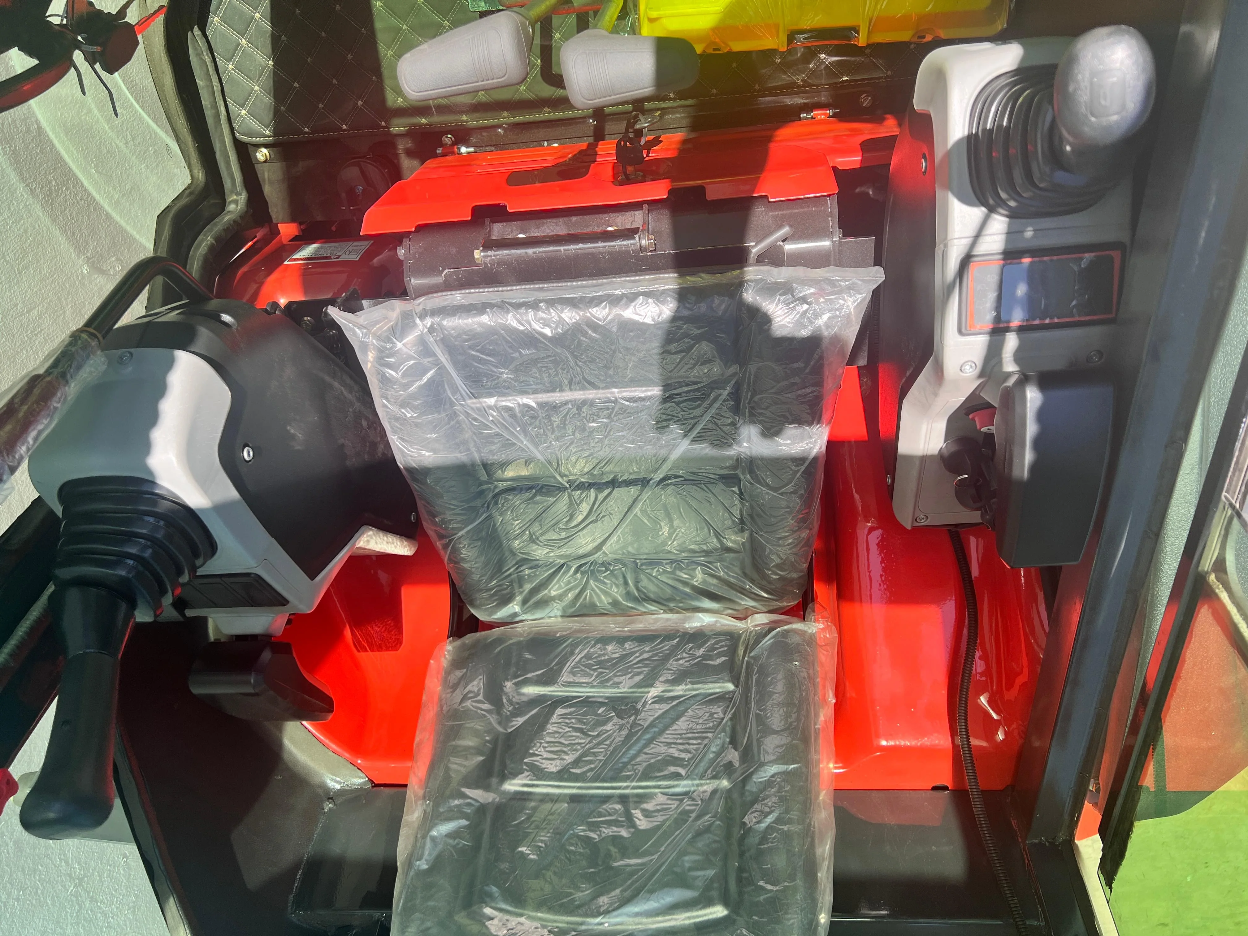 2.8 Ton Kubota Diesel Engine Mini Excavator W/ Enclosed Cab | QK30K - Image 8